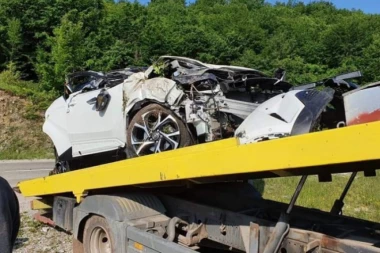 (UZNEMIRUJUĆI SADRŽAJ) HOROR SAOBRAĆAJKA KOD NOVE VAROŠI: Vozač zaspao, sleteli u AMBIS dubok 10 metara