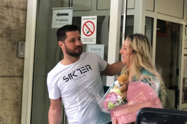 (FOTO) ZGRABIO JE I NE PUŠTA: Cela Srbija RAZNEŽENA zbog ove scene Marka Miljkovića!