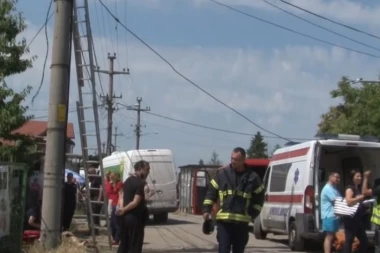 (VIDEO) JEZIV SNIMAK TRAGEDIJE U ŠAPCU: Ubila ga struja na banderi dok je povezivao kameru!