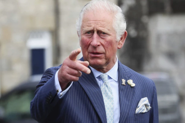 ČARLS JE NOVI KRALJ: Tron je odmah i bez ceremonije prešao na Elizabetinog naslednika!