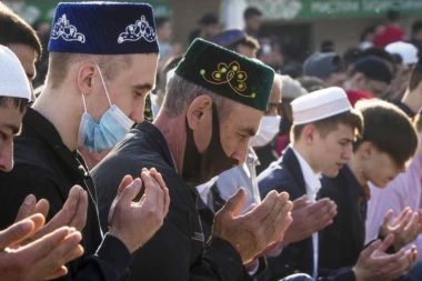 PODIGLI SE MUSLIMANI U AUSTRIJI: RAZBESNELA IH JE KARTA S RASPOREDOM DŽAMIJA! Za Zapad smo mi kriminalci!