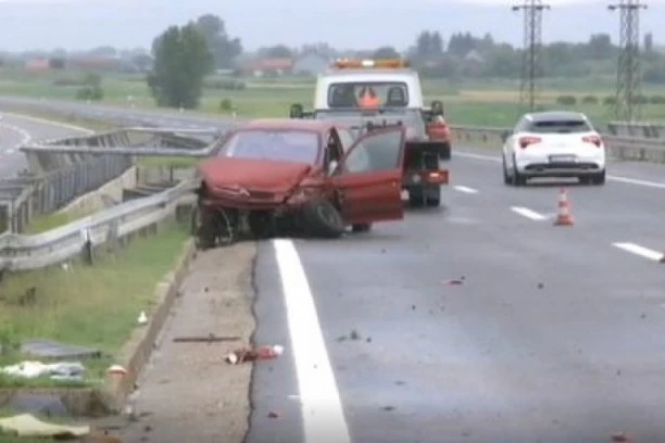 DETALJI SAOBRAĆAJKE KOD DOLJEVCA: Devojčica (7) ima najteže povrede, i dalje BEZ SVESTI!