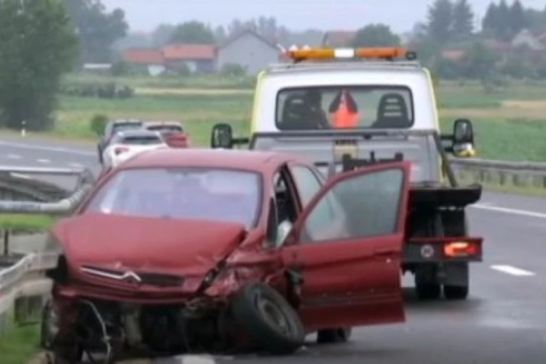 NIJE IZDRŽALA! Devojčica (6), koja je teško povređena u udesu kod Doljevca, PODLEGLA POVREDAMA!