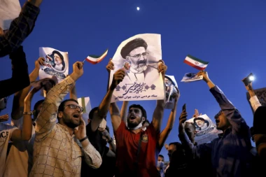 IMAM POKUŠAVAO DA SAT VREMENA SPASI PREDSEDNIKA IRANA: Otkriveni novi detalji pogibije Ibrahima Raisija!