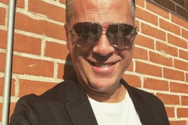 ŠOK SNIMAK! Bivša supruga Željka Joksimovića igra oko ŠIPKE u noćnom izlasku? Kadrovi dižu pritisak! (FOTO)