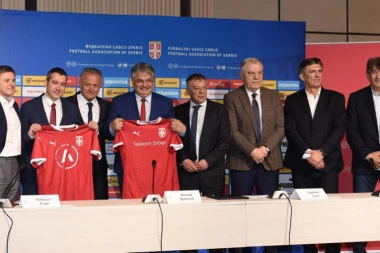 ISTORIJSKI: FSS potpisao ugovore za BOLJE SUTRA srpskog fudbala