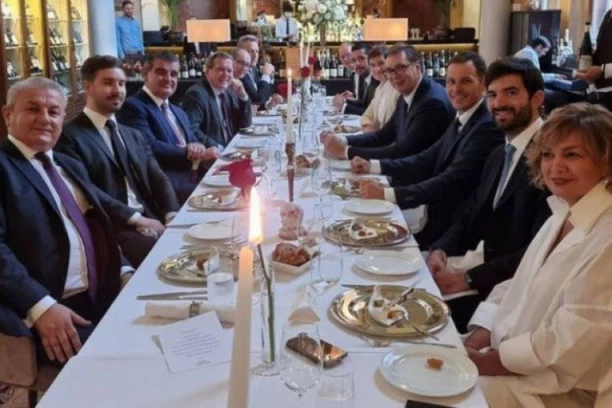 (FOTO) VUČIĆ OBJAVIO LEPU VEST! Potpisan Memorandum o razumevanju između Vlade Srbije i kompanije Stadler Bušnang AG!
