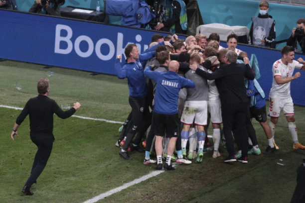 POBEDA ZA ERIKSENA I OSMINU FINALA: Danska DEKLASIRALA Rusiju u Kopenhagenu, Belgija rutinski sa Finskom