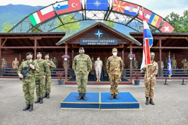 SAMO VI NEMOJTE DA NAS ČUVATE! Hrvatski vojnici stigli na Kosovo da "BRANE" srpske svetinje!