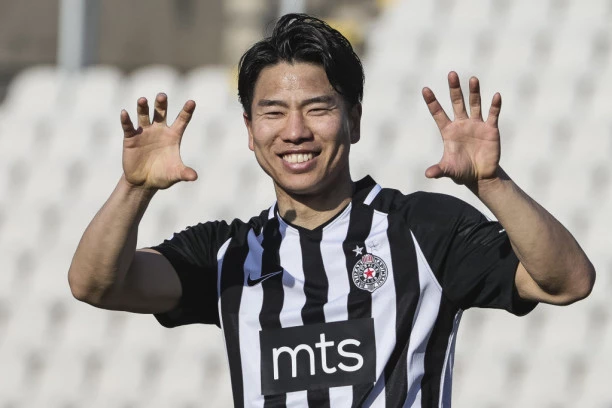 TOTALNA LUDNICA: Veliki povratak Takume Asana! (VIDEO)