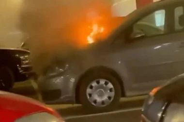 GORELO U GARAŽI TC! Zapalilo se vozilo na Novom Beogradu!