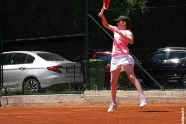 NOVO IME NA SRPSKOJ TENISKOJ MAPI: Nina Tepić šampionka Beograda