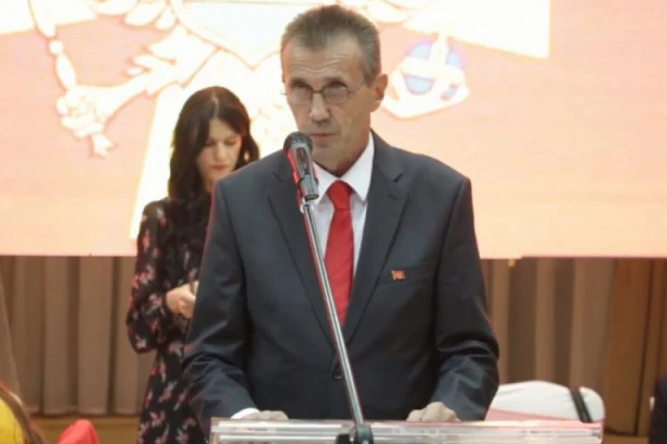 CRNOGORCI IZ SRBIJE KRIVOKAPIĆU POSLALI JASNU PORUKU: Uzmite se u pamet, ne ide se pesnicom gde se pružaju raširene ruke