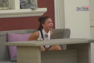 (FOTO) DOK MU JE ĆERKA IZA REŠETAKA, ON SLAVI: Isplivala fotografija Majinog oca Takija sa bivšom zadrugarkom, a zbog OVE poruke nastaće HAOS!