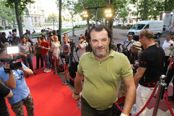 LUKAS NA ODMORU SA BIVŠOM ŽENOM: Na pomolu obnova ljubavi?!