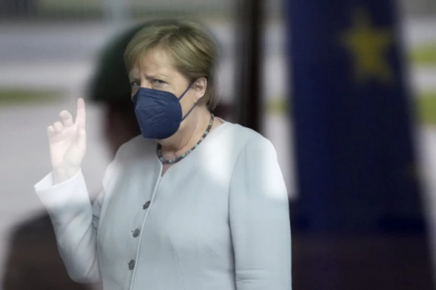 MERKELOVA PRIMILA PRVU DOZU ASTRAZENEKE, ALI DRUGU NE! Evo šta se dogodilo s vakcinacijom nemačke kancelarke!