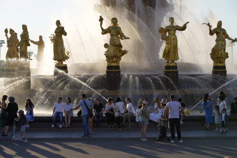 GORI MOSKVA! Ove temperature nisu zabeležene u POSLEDNJIH 120 GODINA, a ruski meteorolozi već su pronašli GLAVNE KRIVCE za to!