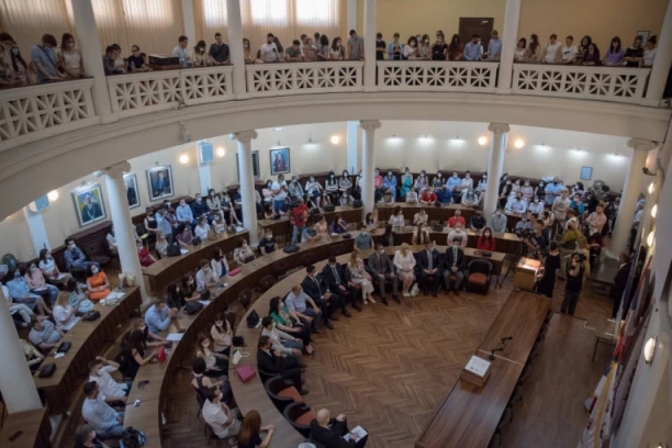 EVO KOJA ZANIMANJA UPISUJU BRUCOŠI: Pojedine smerove niko neće