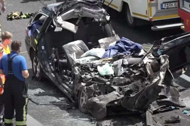 VELIKA TRAGEDIJA! ČETVORO SRBA POGINULO U NEMAČKOJ: Udarili u kamion pri punoj brzini