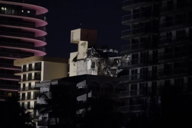(VIDEO) POJAVIO SE SNIMAK KATASTROFE: Pogledajte trenutak kada je zgrada kod Majami Biča NESTALA pred ljudima