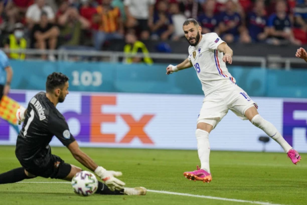 BENZEMA DAO DVA GOLA U ISTOJ SEKUNDI! Francuz uradio ono što nikada nikome nije uspelo!