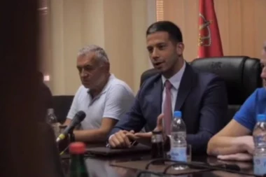 Ministar Udovičić uručio stipendije studentima Državnog univerziteta Novi Pazar: Vi ste najbolji predstavnici budućnosti u koju verujemo, ČESTITKE!