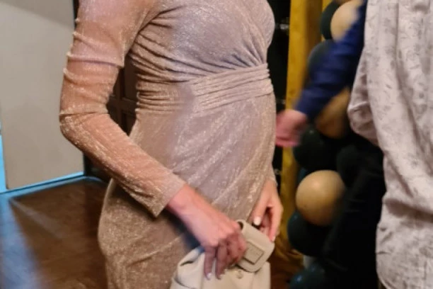 (VIDEO) PRVI PUT U JAVNOSTI NAKON ŠTO JE OTKRILA DA JE TRUDNA: Bojana Ristivojević pokazala stomak, pa otkrila sve o imenu za bebu!