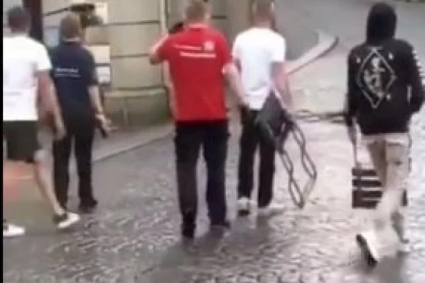 (VIDEO) NOVI DETALJI O MASAKRU U NEMAČKOJ: Građani se štanglama i stolicama pridružili policiji da zaustave pomahnitalog napadača