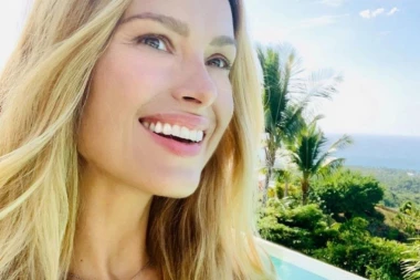 PADALA SAM U NESVEST OD STRAŠNIH BOLOVA, VEROVALA SAM DA ĆU UMRETI! Manekenka prošla golgotu, u razornom zemljotresu  OSTALA BEZ VERENIKA!