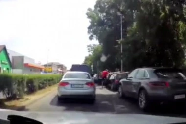 (VIDEO) INCIDENT U NOVOM SADU: Vozač poršea BRUTALNO išutirao starijeg muškarca!