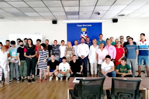 Legendarna rukometašica podelila stipendije