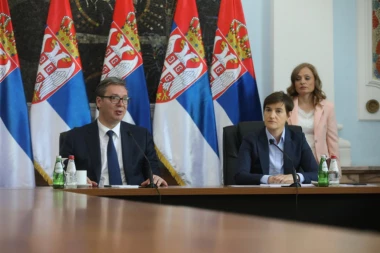 (VIDEO) PREDSEDNIK VUČIĆ SE OBRATIO JAVNOSTI: Bez slobode i nezavisnosti nema ni mira niti ostvarenja naših interesa!
