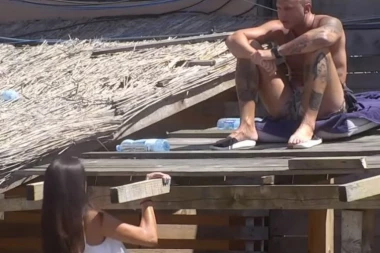 (VIDEO) NE MOGU DA TE GLEDAM, SAMO LAŽEŠ: Stefan Karić najstrašnije izvređao misicu, nastao haos na imanju, OPET ME PRAVIŠ BUDALOM!