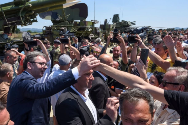 SRBIJA SE IZ PORAZA UZDIGLA I POSTALA POBEDNIK! Snažna poruka predsednika Vučića na Vidovdan!