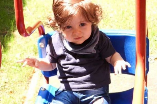 MALI GAVRILO ODLIČNO ODREAGOVAO NA TERAPIJU, POČEO DA SEDI! Pomozimo sada bebi Bošku da i on pobedi SMA!