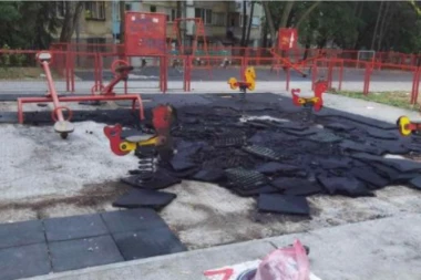 (FOTO) VANDALI NOĆAS ZAPALILI DEČJI PARKIĆ U BRAĆE JERKOVIĆ! Policija na terenu!