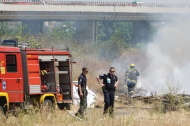 GORI DEPONIJA U POŽAREVCU: Vatrogasci na terenu, izdato UPOZORENJE GRAĐANIMA