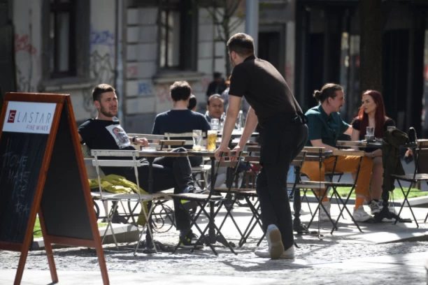 ANTIVAKCINAŠI USKRAĆUJU PRAVO LJUDIMA: U ovom kafiću služe samo NEVAKCINISANE!