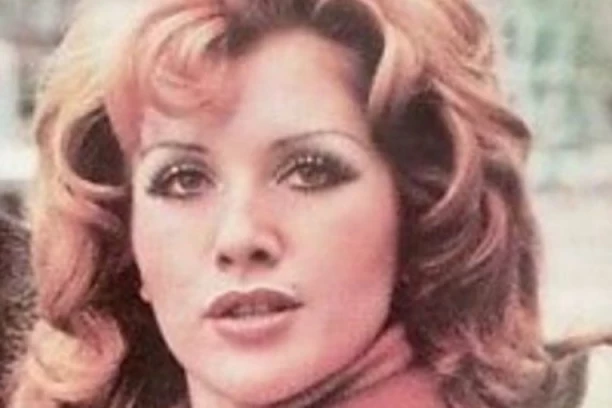 (VIDEO) POPULARNA PEVAČICA POSTALA PROFESORKA KNJIŽEVNOSTI: Zbog OVOGA je rešila da odustane od ESTRADE!