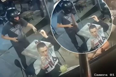 (VIDEO) PA OVAJ MOMAK JE TOTALNI CAR! Dok PLJAČKAŠ preti pištoljem on mrtav hladan jede PILEĆA KRILCA!