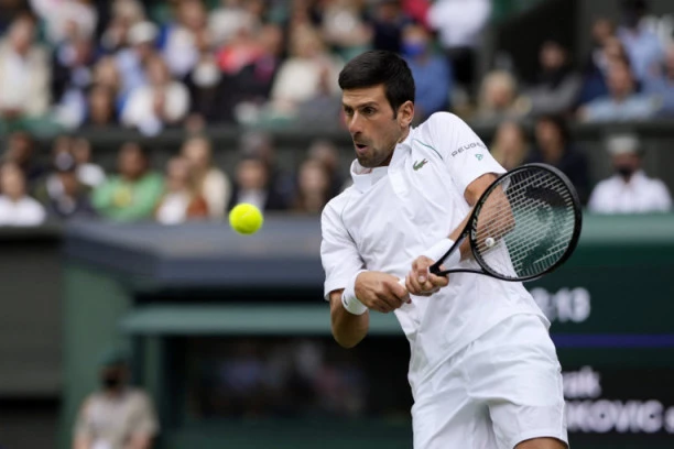 NOVAK EKSPRES: Bez problema do četvrtfinala Vimbldona!