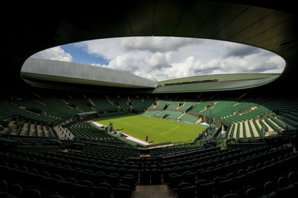 RODŽEROV DŽELAT SAZNAO IME PROTIVNIKA: Poznat poslednji polufinalista Vimbldona