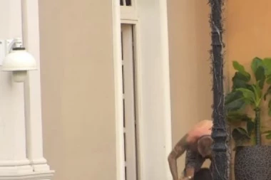 (VIDEO) MAJA MARINKOVIĆ NAPUSTILA ZADRUGU: Probila glavom kroz STAKLO, Janjuš izbezumljen!