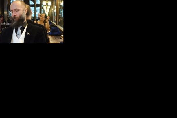 (FOTO, VIDEO) UDAVIO SE KONTROVERZNI MILIJARDER, UMIRAO U MUKAMA NA KOSTARIKI! Porodica očajna: Bogatstvo je ZAUVEK IZGUBLJENO, na blogu objavljivao skandale!