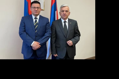 POSLANIK ĐURĐEV U POSETI RS: Došlo je vreme za srpske integracije!