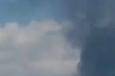 (FOTO/VIDEO) EKSPLODIRALA RAFINERIJA U RUMUNIJI: Ima povređenih, jedan radnik POGINUO