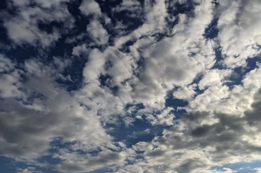 Danas pretežno oblačno i hladno, mestimično sa snegom