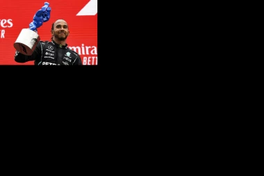 GOTOVO! Hamilton POTPISAO na dve godine!