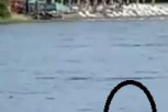 (VIDEO) MISTERIJA! Žena na Adi Ciganliji snimila "neman"! KUPAČI, VODITE RAČUNA!