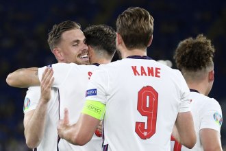 UEFA NEMILOSRDNA: Englezi KAŽNJENI uoči finala